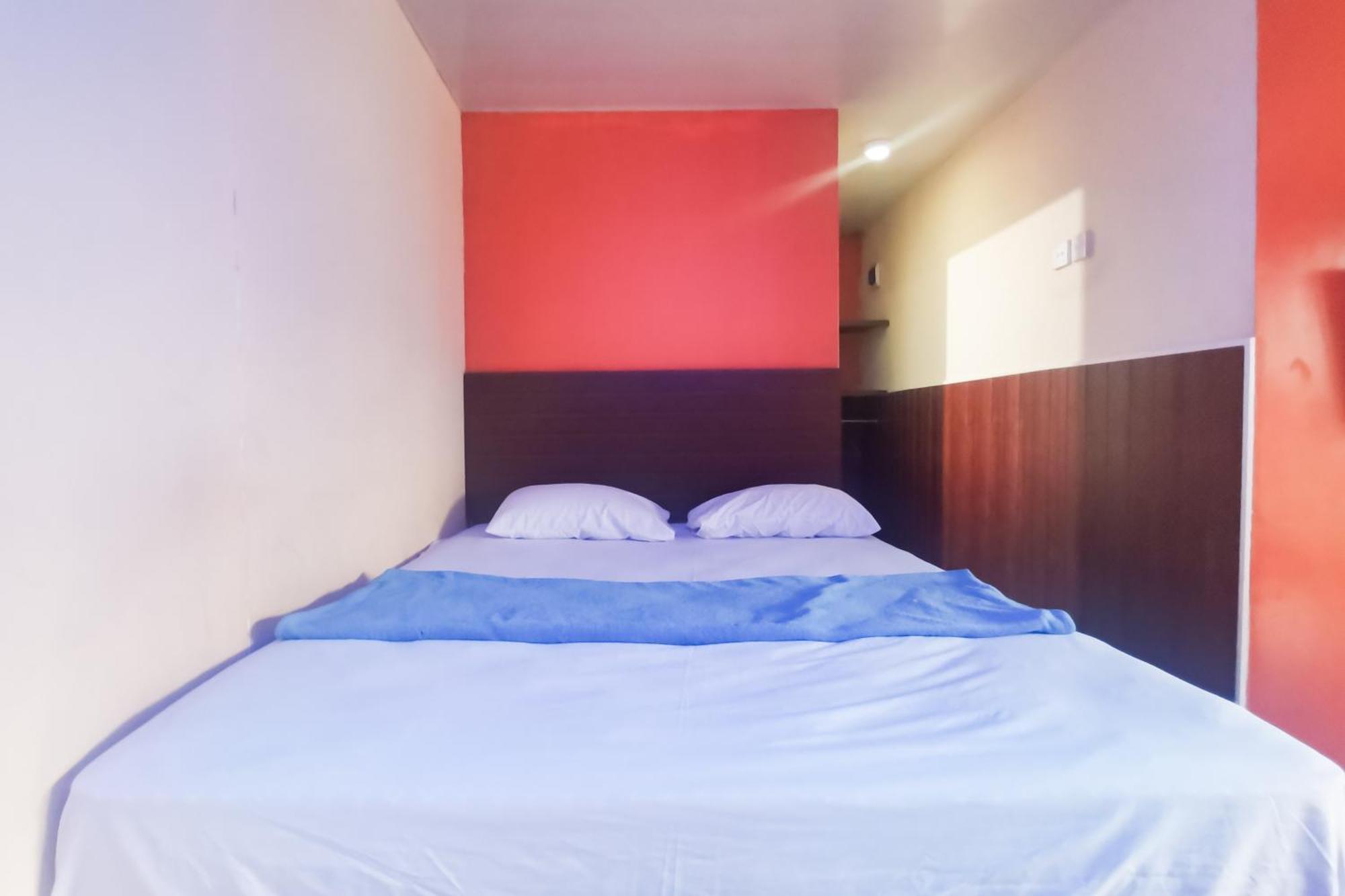 Hotel Container Inn Mitra Reddoorz Gadok Eksteriør billede